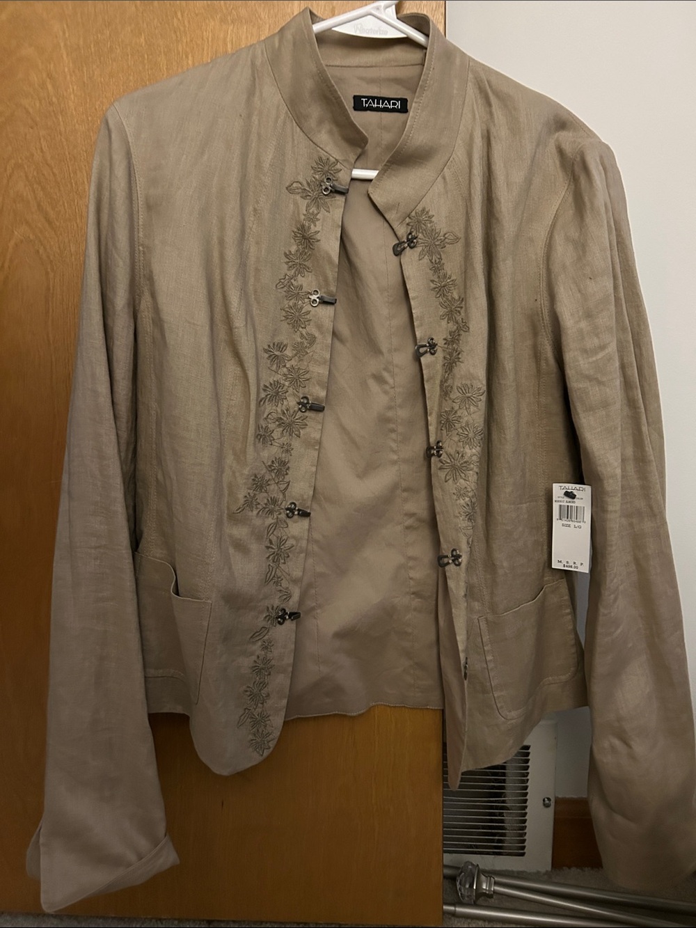 New Tahari 100%Linen Embroidered Stand-Collar $498 Jacket L